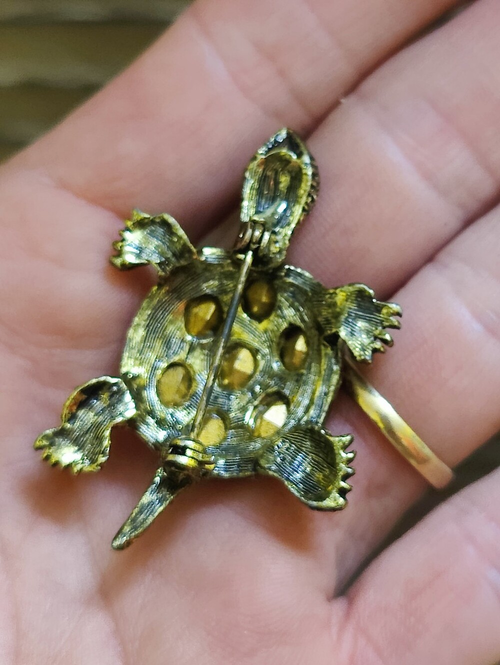 🐢 Vintage Green Uranium Glass Turtle Pin - Picture 5 of 6